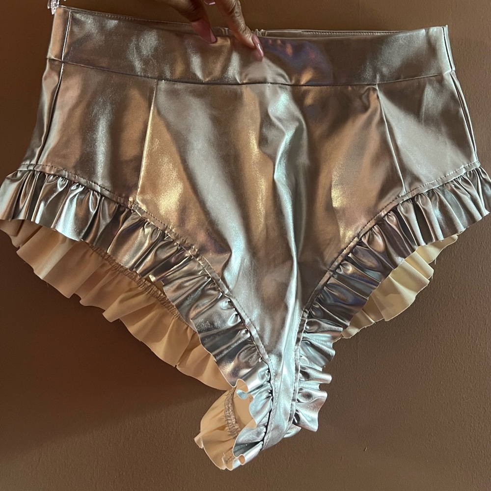 New platinum shorts.